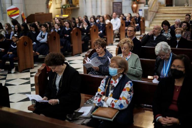 La Iglesia española admite que “en la práctica” no está teniendo en cuenta el papel de la mujer