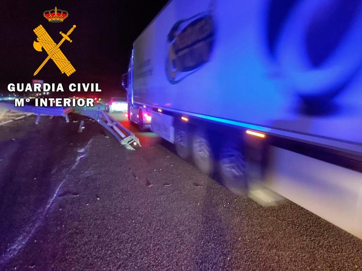Detenido con más de 360 kilos de hachís en su vehículo tras huir de un control de la Guardia Civil