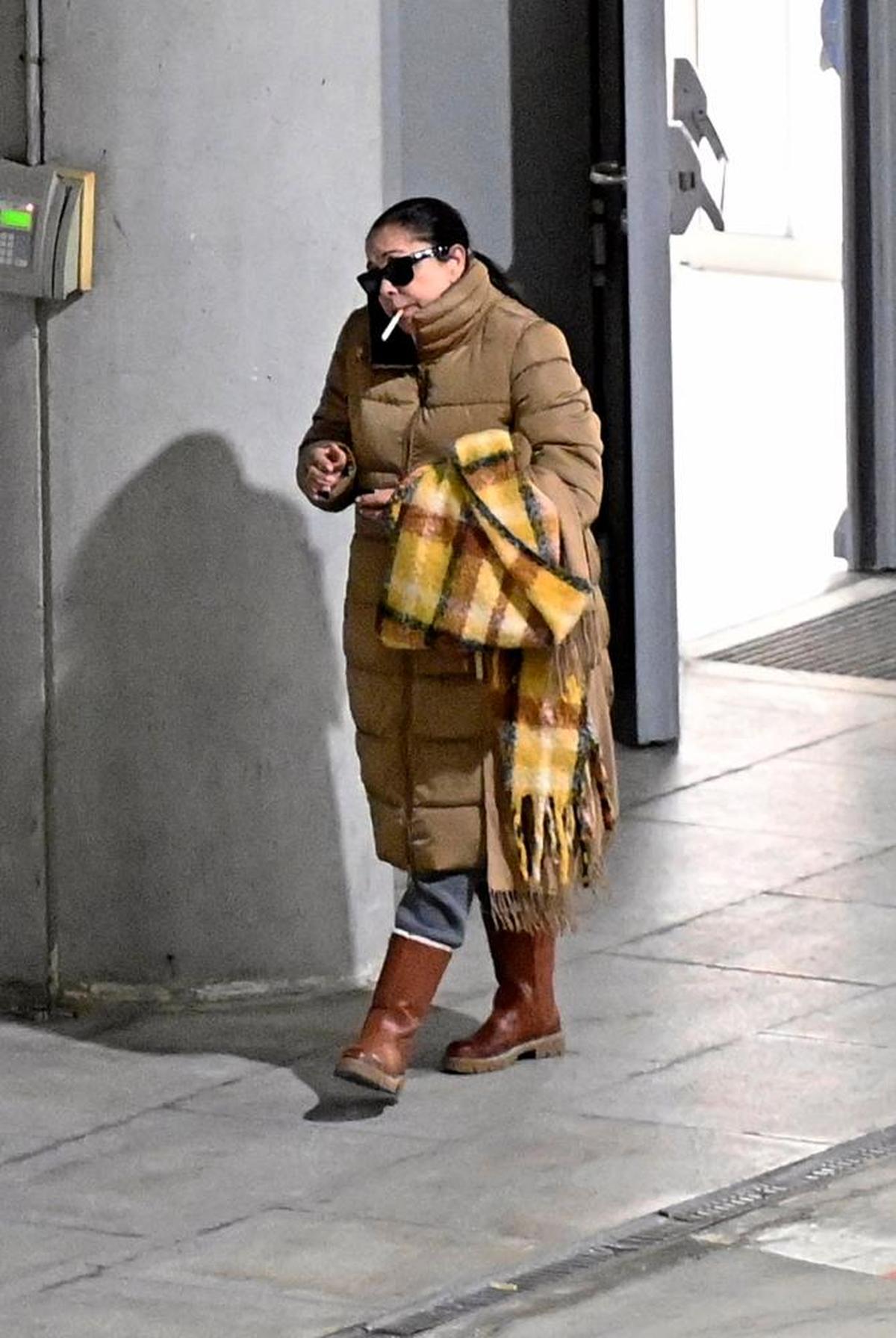 Isabel Pantoja en el aeropuerto de Adolfo Suárez-Madrid Barajas.