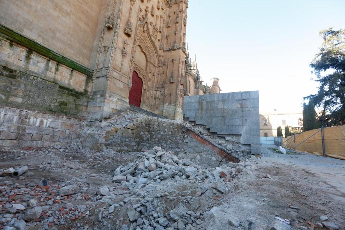 Los terrenos bajo los que se encontrarían las galerías, justo en la zona del atrio de la Catedral recién derribada.