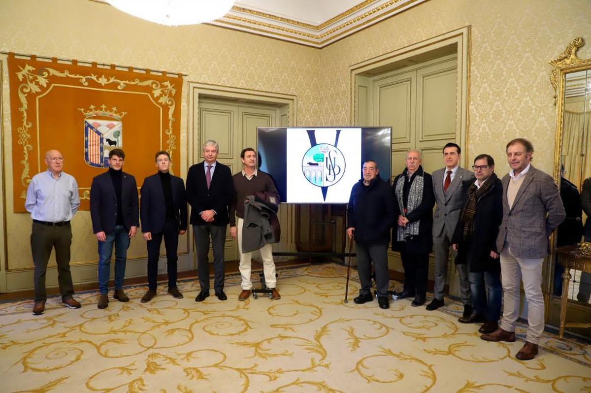 Los Veteranos de la UDS en el acto de presentación del Ayuntamiento