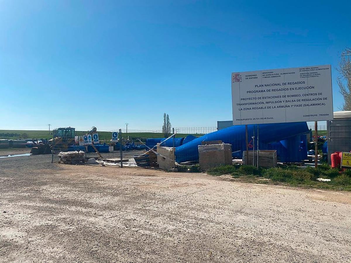 Tuberías para el regadío de La Armuña en Poveda de las Cintas.