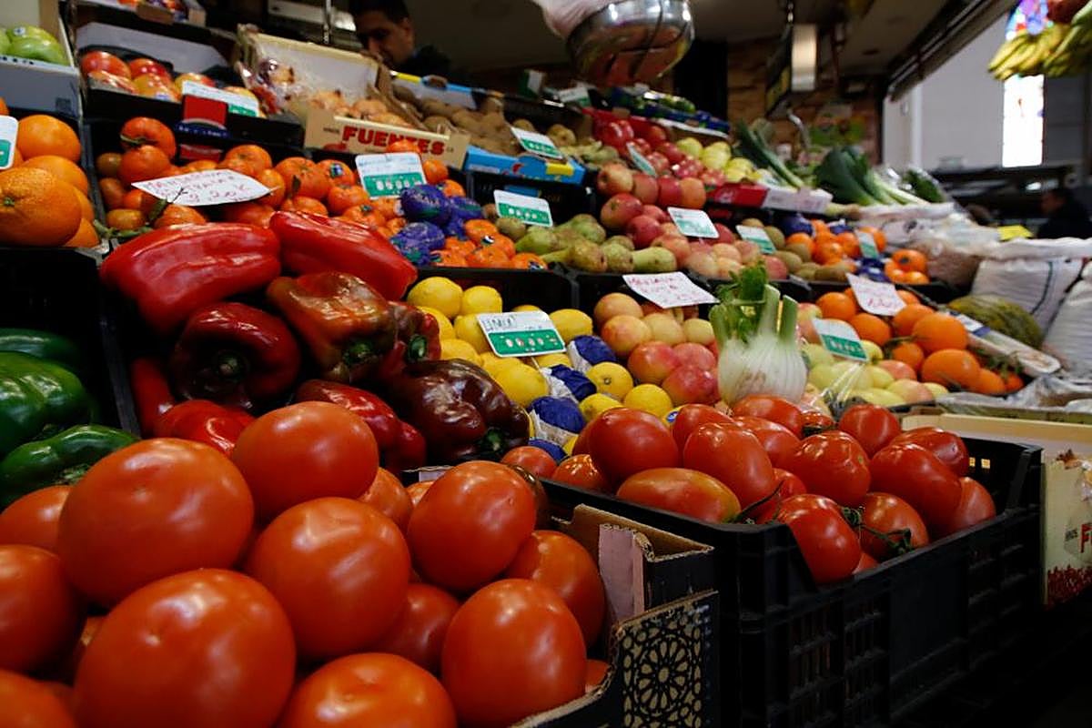 Una fruteria del Mercado Central de Salamanca.