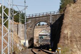 Pasos inferiores de la línea de ferrocarril que conecta Salamanca con Fuentes de Oñoro