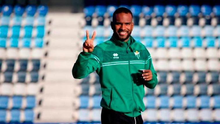 Identifican a los aficionados que vertieron insultos racistas a Johan, portero del Guijuelo