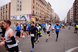 Los primeros corredores salen desde el paseo de la Estación