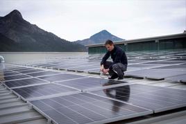 Mercadona se afianza dentro del sector de la sostenibilidad consiguiendo evitar la emisión de 3.000 toneladas de CO2 con sus placas solares.