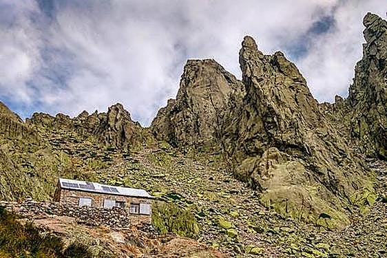 El refugio Victory donde quedó esperando la señora herida.