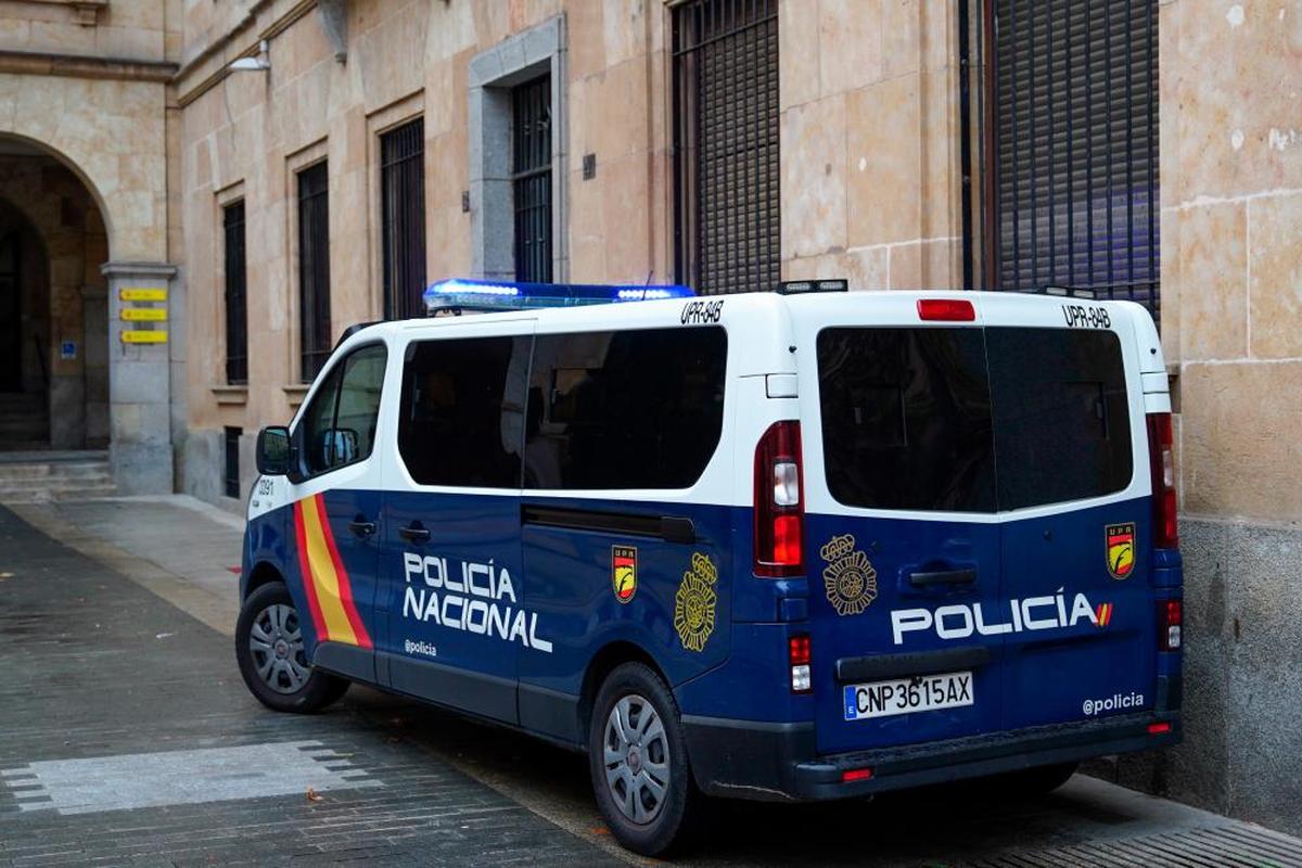 Un furgón de la Policía Nacional de Salamanca.