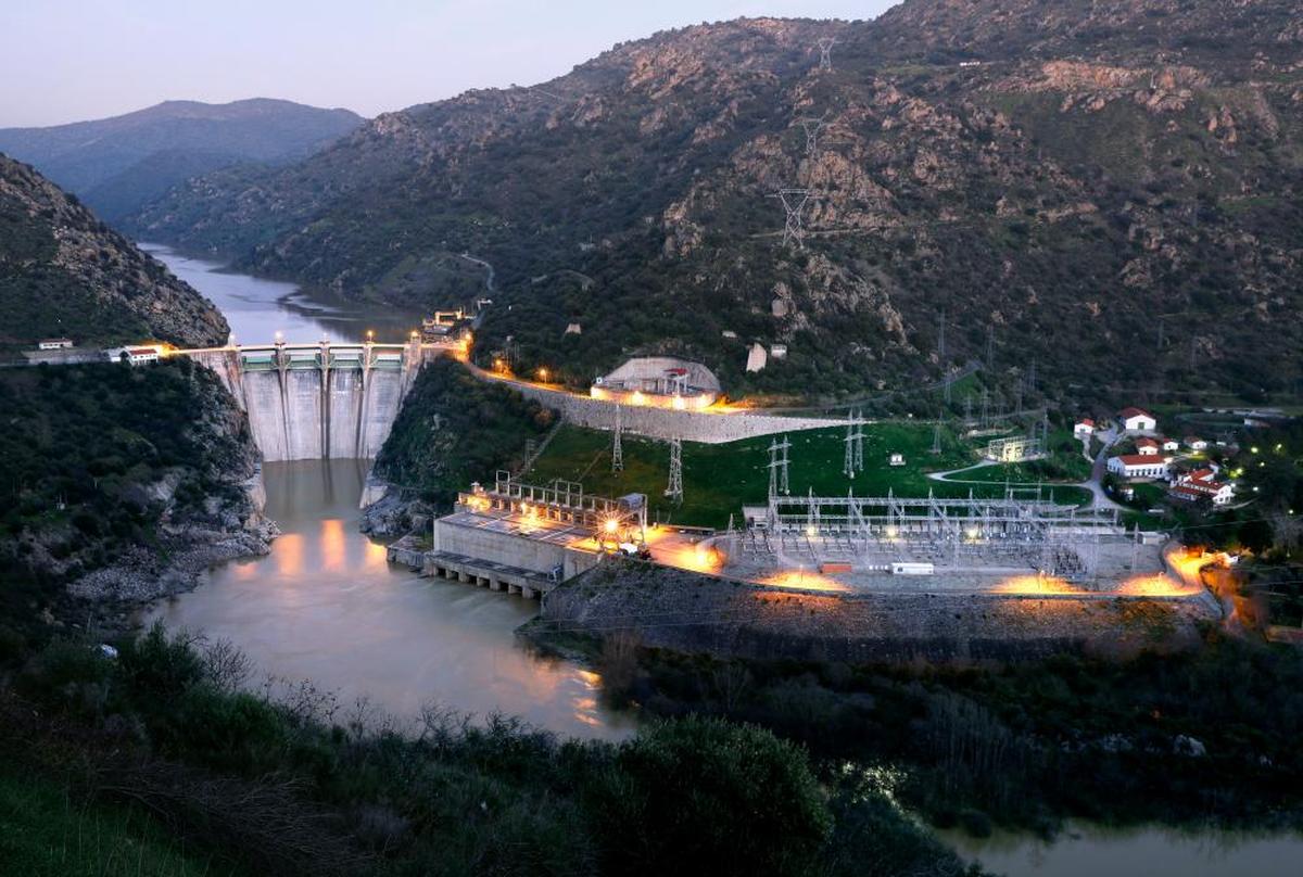 Vista de la central hidroeléctrica Saucelle, propiedad de Iberdrola.