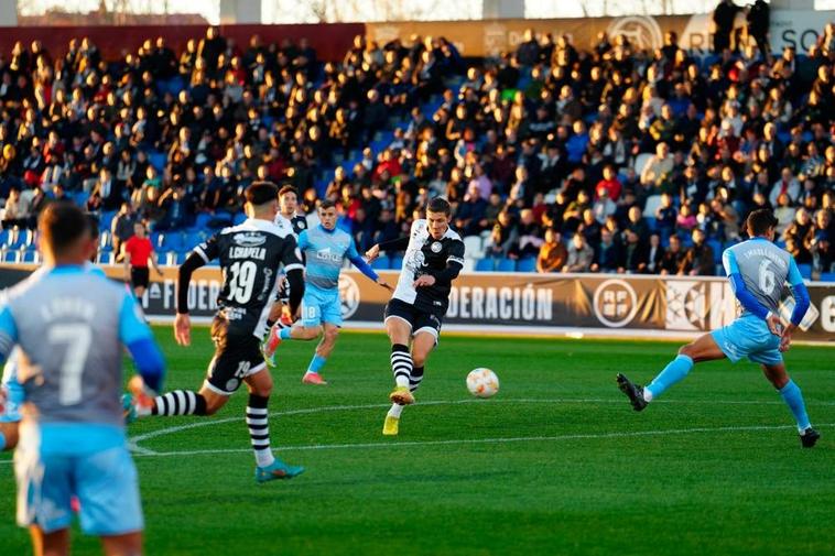 El Unionistas golpea desde fuera: la mitad de los goles son más allá del área