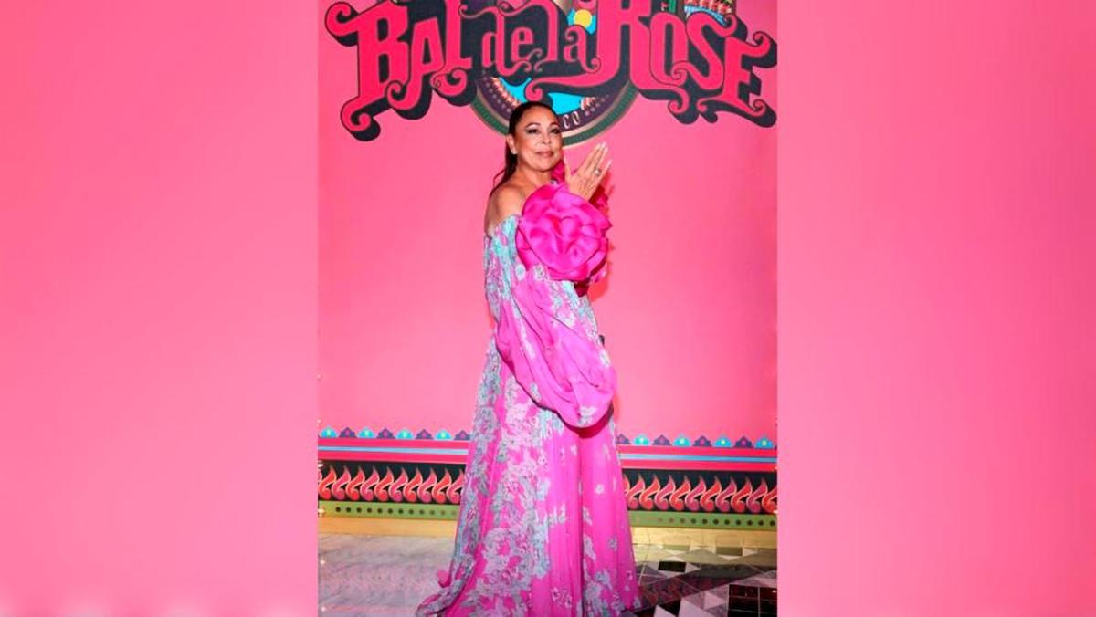 La noche de ensueño de Isabel Pantoja en el Baile de la Rosa