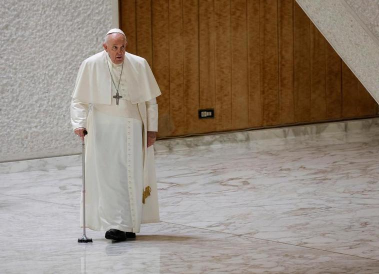 El Papa ingresa en el hospital Gemelli de Roma con problemas cardiacos y respiratorios