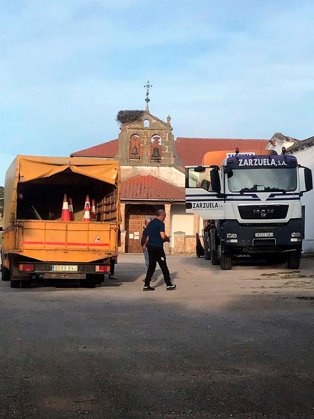 Arreglo del vial que va hasta la ermita.