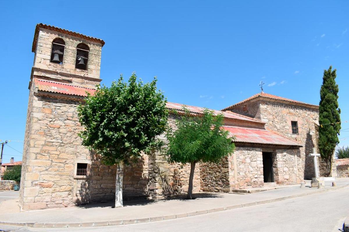 La cubierta de la iglesia se mejorará gracias al convenio entre la Diócesis de Salamanca y La Salina.