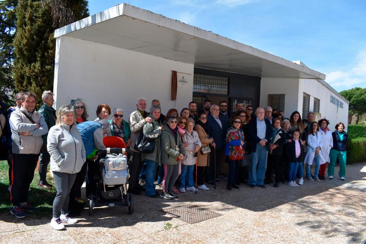 Vecinos de Terradillos y familiares de Carmen en el acto.