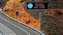 La nueva campaña de carteles de la DGT.