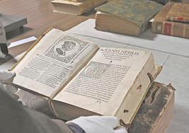 Ejemplar de la Biblioteca General Histórica de la Universidad de Salamanca con un retrato de Nebrija