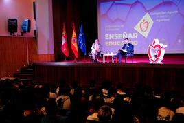 Íñigo Méndez de Vigo ayer en el colegio San Agustín.