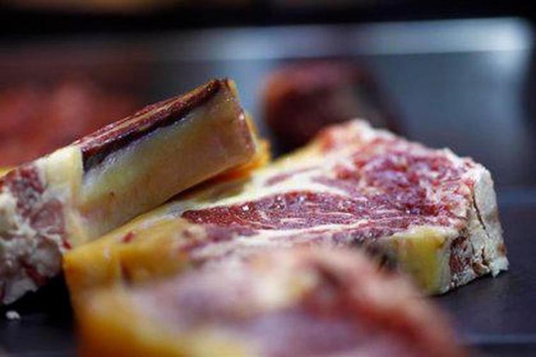 Encuentran bacterias multirresistentes en casi la mitad de las carnes del supermercado