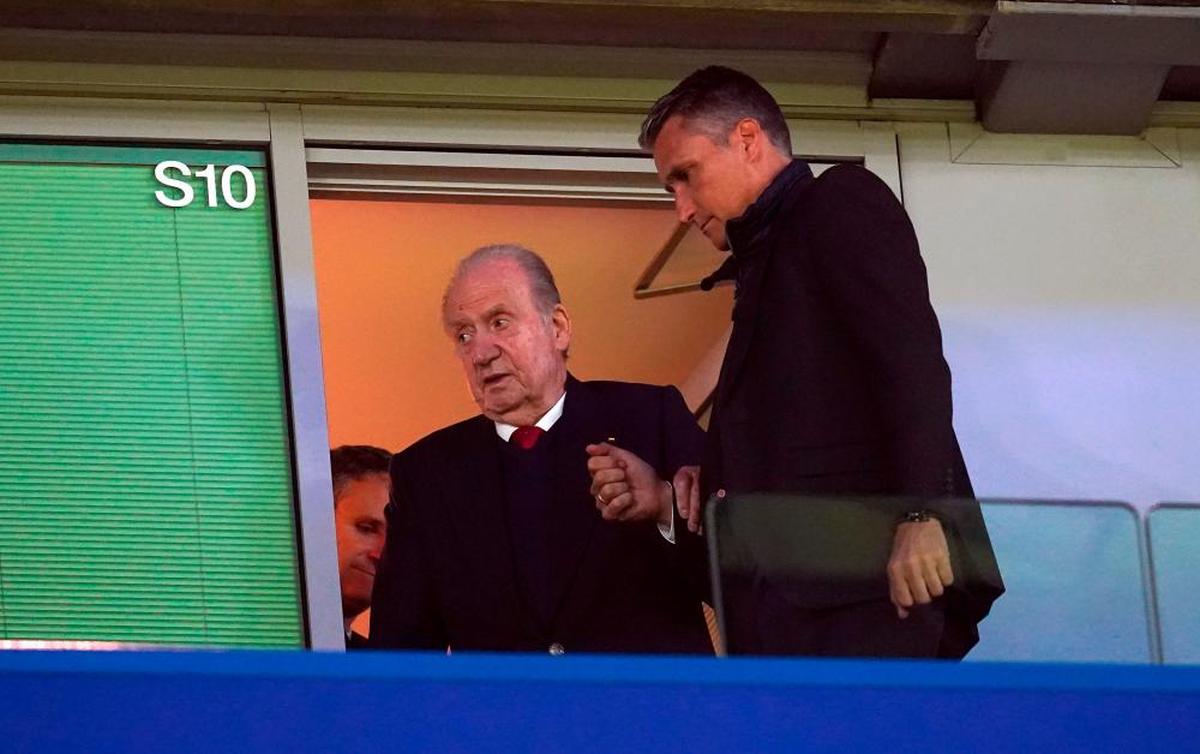 El Rey Emérito en el palco de Stamford Bridge