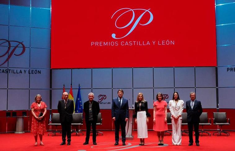 Pedro Gutiérrez Moya y María Victoria Mateos reciben los premios Castilla y León
