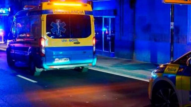 Una ambulancia trasladó al herido al hospital