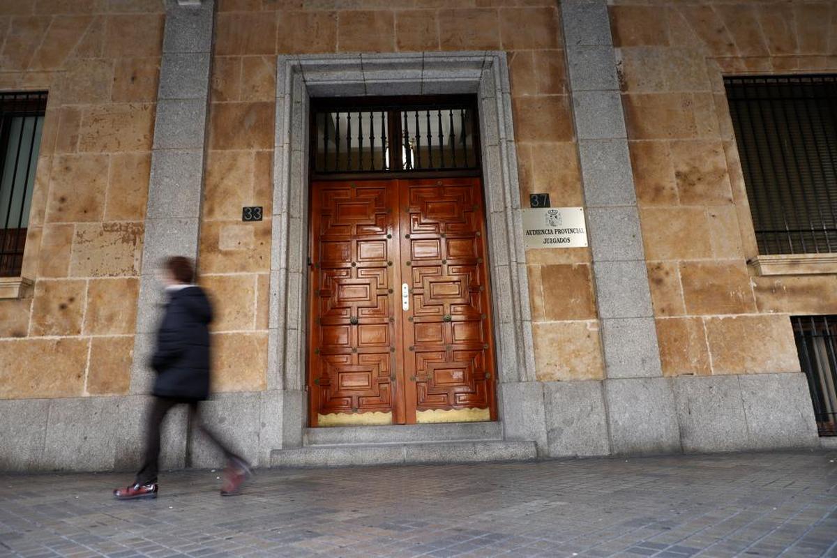 Entrada de la Audiencia Provincial de Salamanca