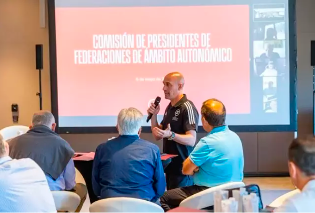 Luis Rubiales en la reunión de la Comisión de Presidentes de Federaciones de Ámbito autonómico de la Real Federación Española de Fútbol.