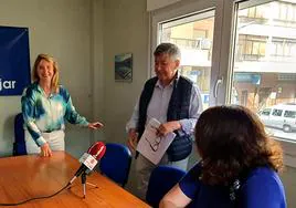 Ana Nieto, Alejo Riñones y Olga García, ayer en la rueda de prensa del PP en su sede de Béjar.