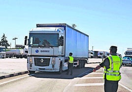 Control de la Guardia Civil en la frontera con Portugal.