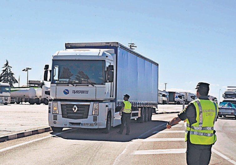 Dos gendarmes condenados por entrar en Salamanca en un furgón con explosivos