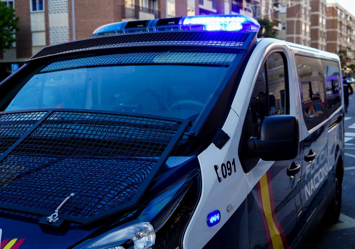 Una patrulla de la Policía Nacional de Salamanca en servicio.