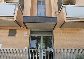 Exterior del edificio que va a adquirir el Ayuntamiento para pisos sociales.