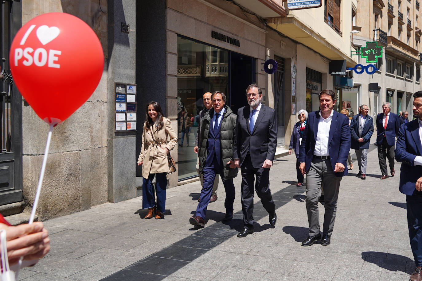 Mariano Rajoy se da un baño de masas en Salamanca