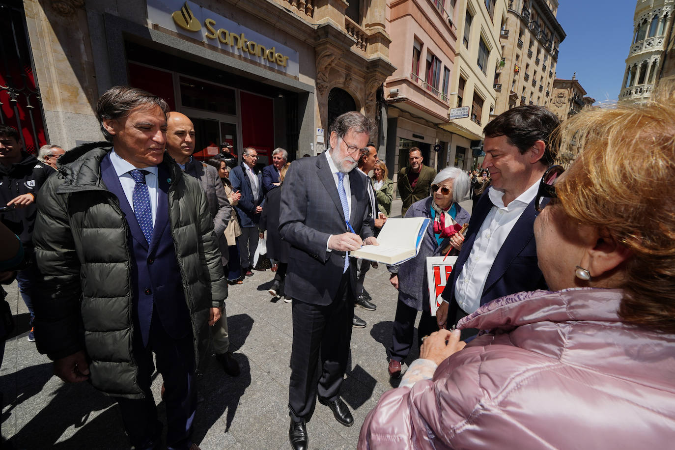 Mariano Rajoy se da un baño de masas en Salamanca