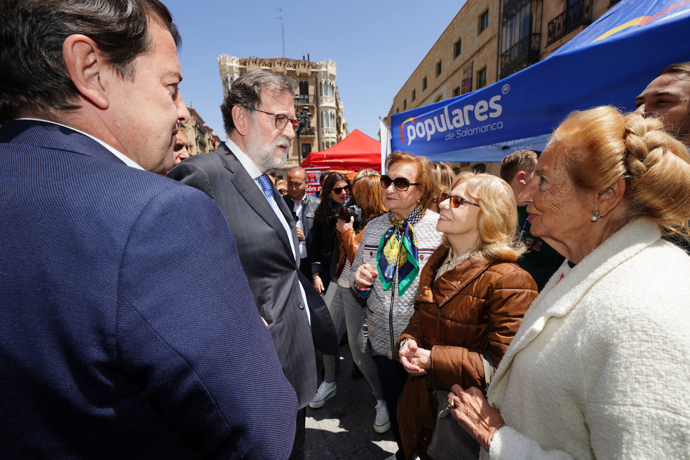 Mariano Rajoy se da un baño de masas en Salamanca