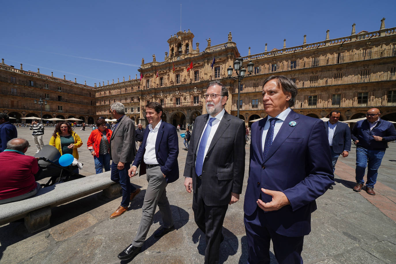 Mariano Rajoy se da un baño de masas en Salamanca