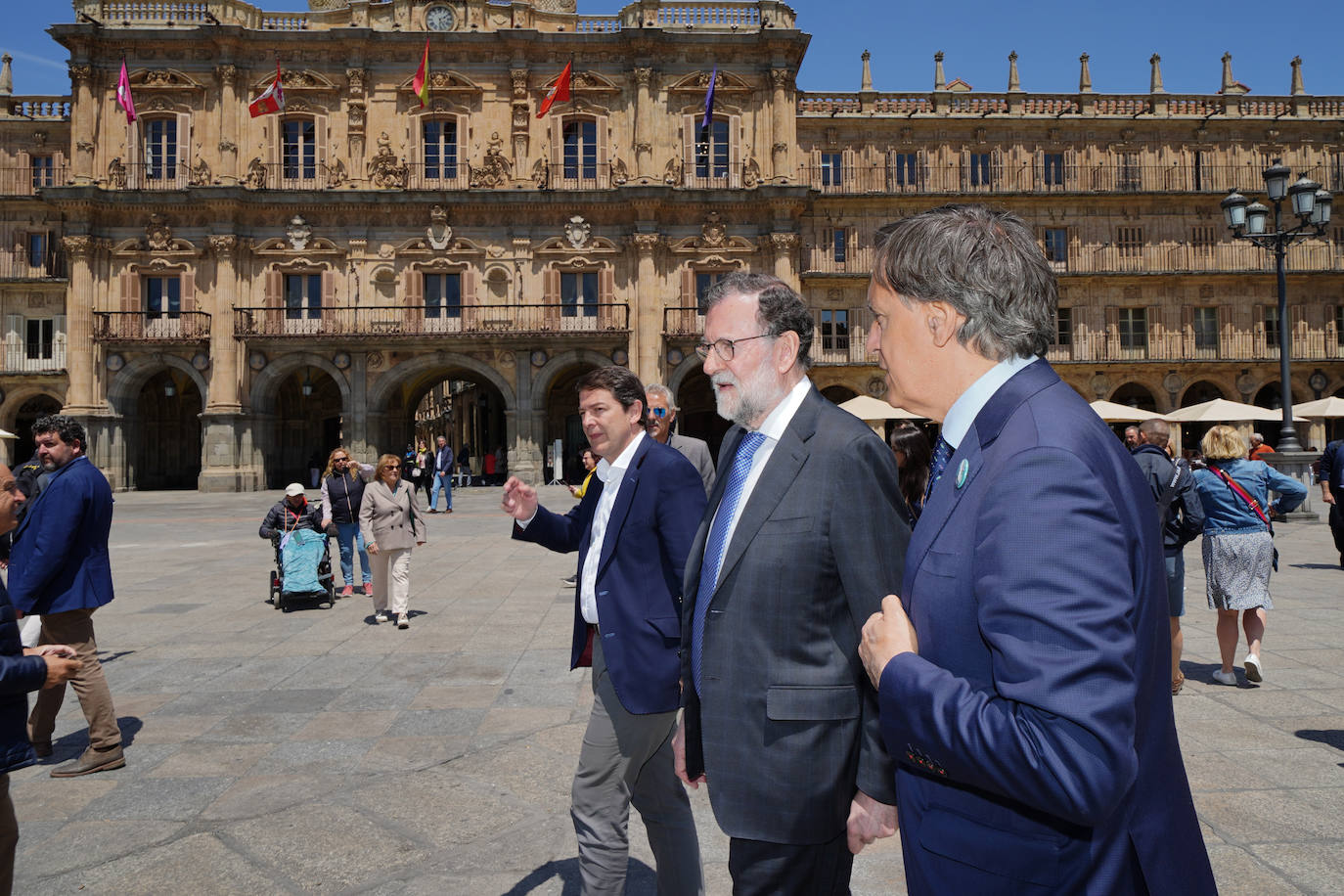 Mariano Rajoy se da un baño de masas en Salamanca