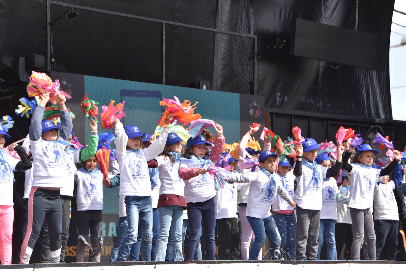 Más de 1.200 niños bailan al son de “El Danzar de los Danzares” en Castellanos