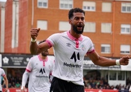 De Castro celebra el gol que abrió el marcador.