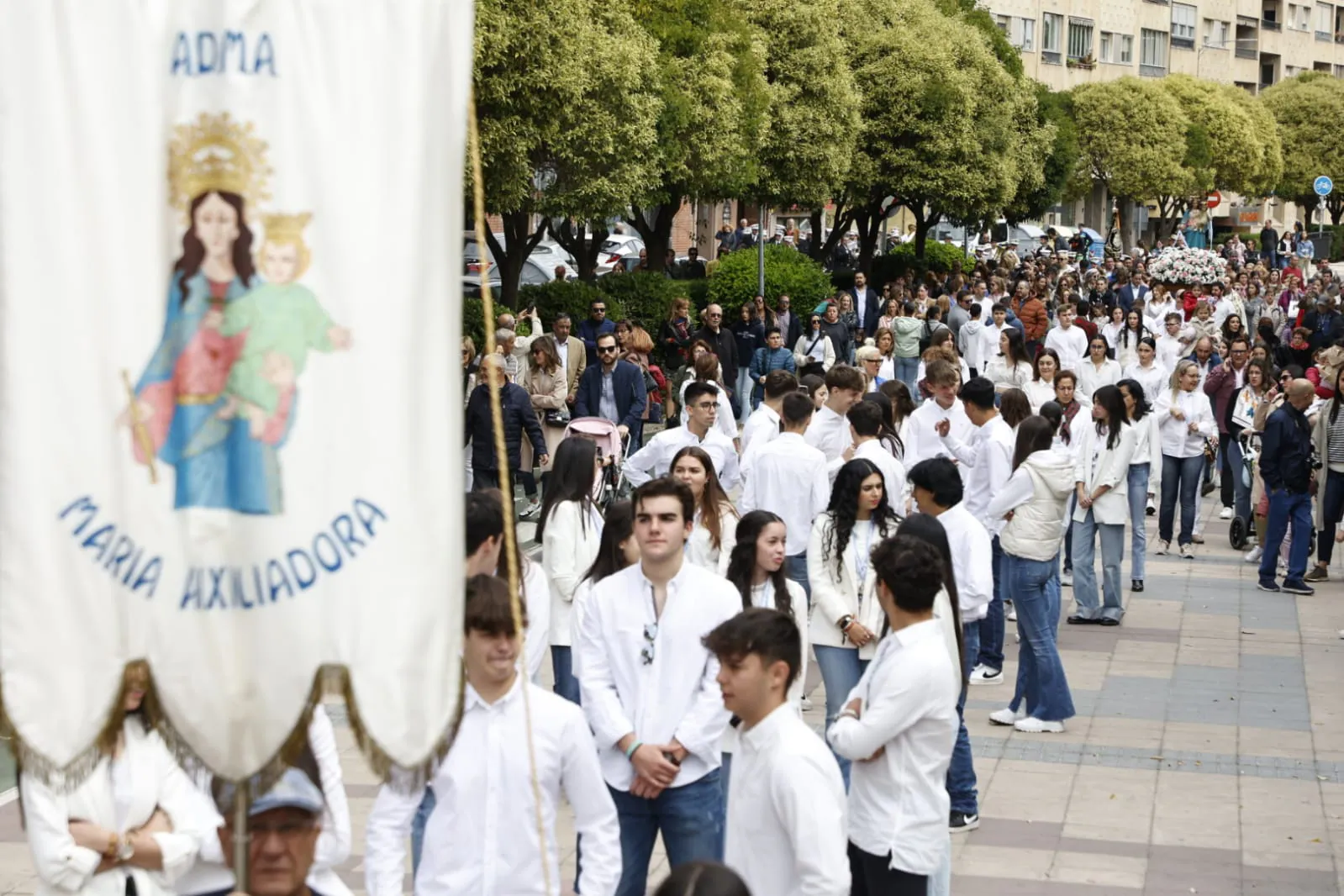 El colegio San Juan Bosco celebra María Auxiliadora por las calles de Salamanca