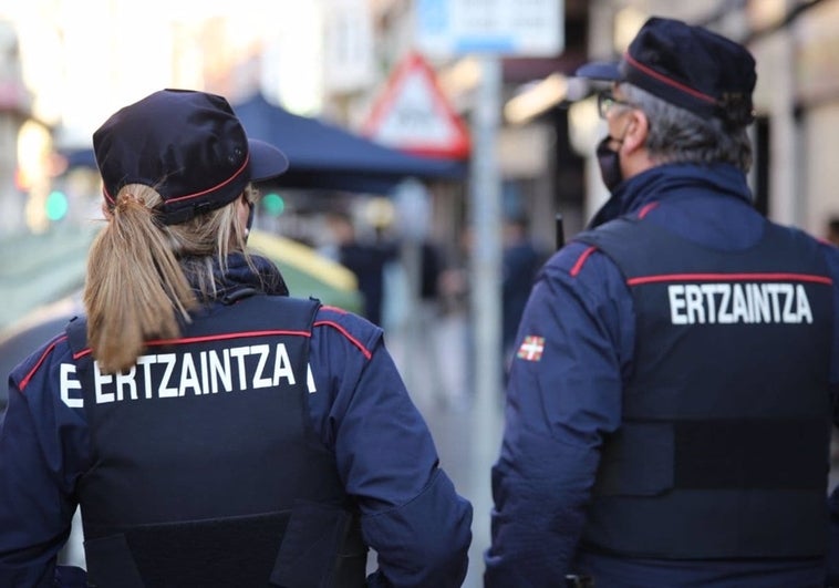 Asesinan a una mujer en un apartahotel de Vitoria y dejan vivo a su bebé