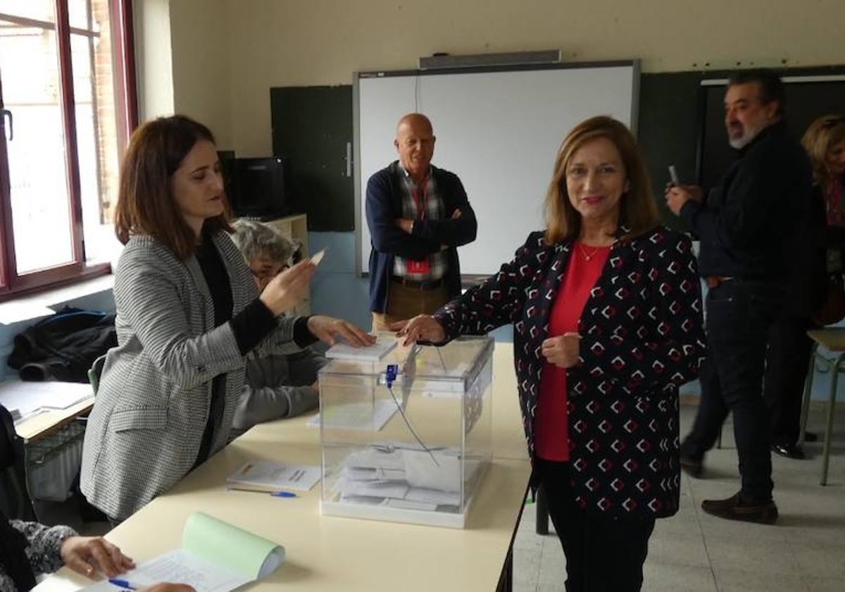 María del Carmen Ávila, en el momento de la votación