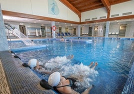 Piscina central termal del Balneario de Ledesma.