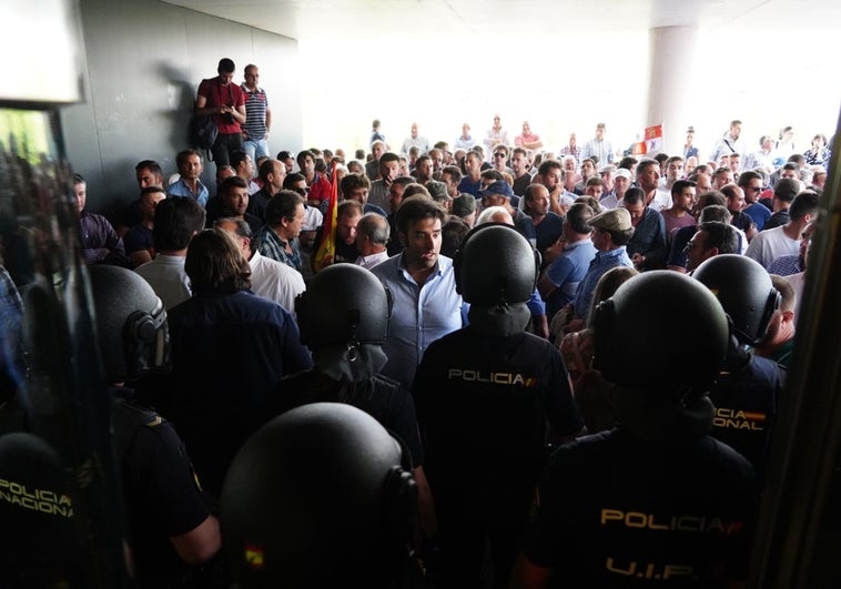 La Junta se reunirá este martes con los ganaderos para «buscar soluciones»
