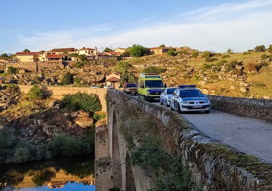 Guardia Civil, Bomberos y una ambulancia se desplazaron hasta el lugar de los hechos