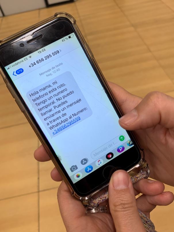 Un mensaje fraudulento de estafa por WhatsApp.