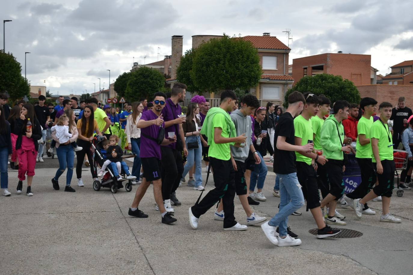 Cabrerizos sale a la calle con sus peñas