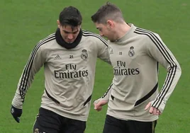 Brahim Díaz, con Valverde, en un entrenamiento